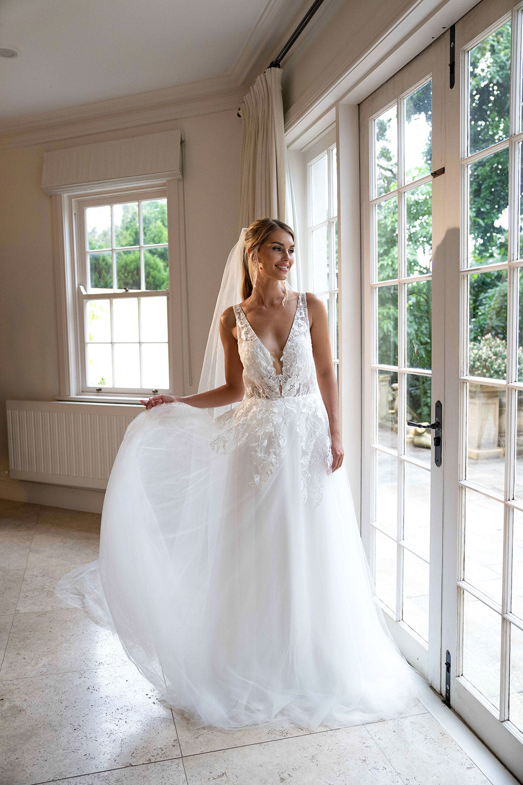 Airy Full Layered Tulle A-line Skirt of White Lace A-line Wedding Gown