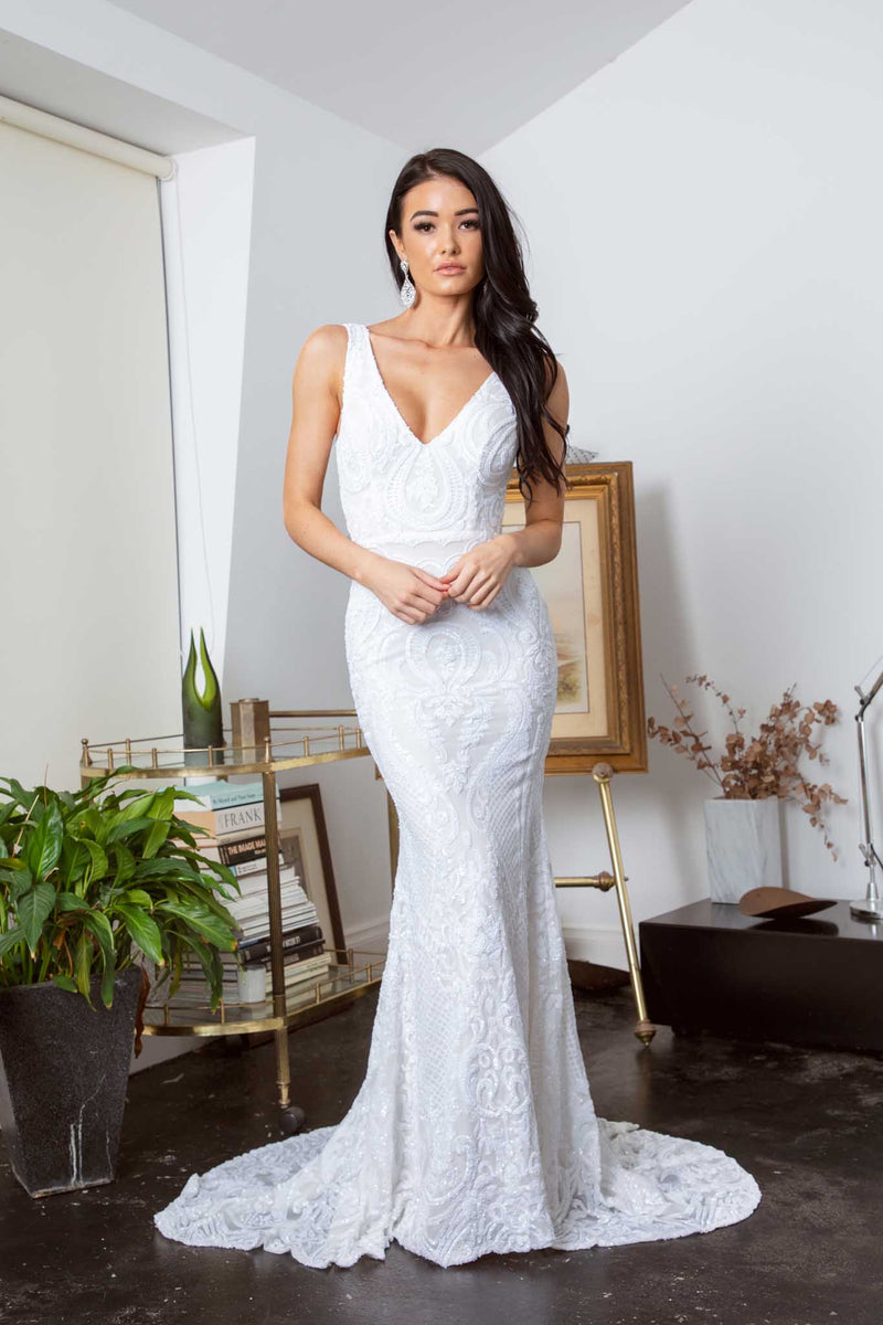 Budget Friendly Wedding Gowns Under $500 NB LUXE Budget Friendly Wedding Gowns Under $500 NB LUXE